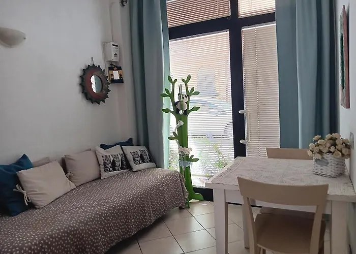 Sea Side Apartment *